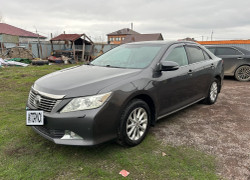Toyota Camry 2013 года