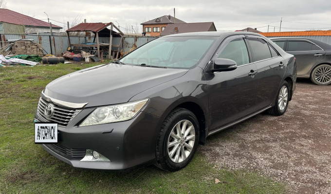 Toyota Camry 2013 года