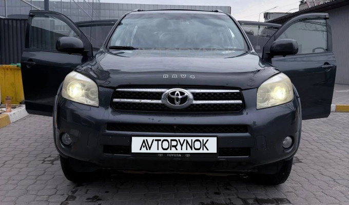 Toyota RAV4 2007 года
