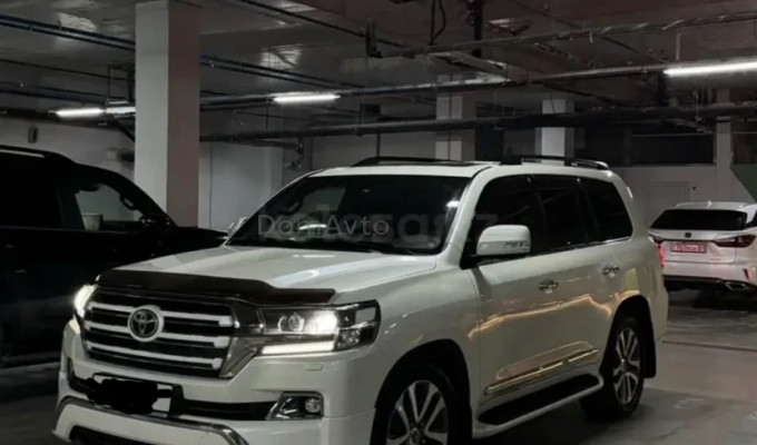 Toyota Land Cruiser 2016 года