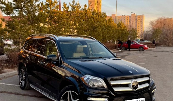 Mercedes-Benz GL-Класс 2012 года
