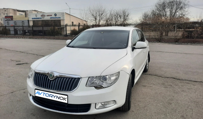 Skoda Superb 2013 года