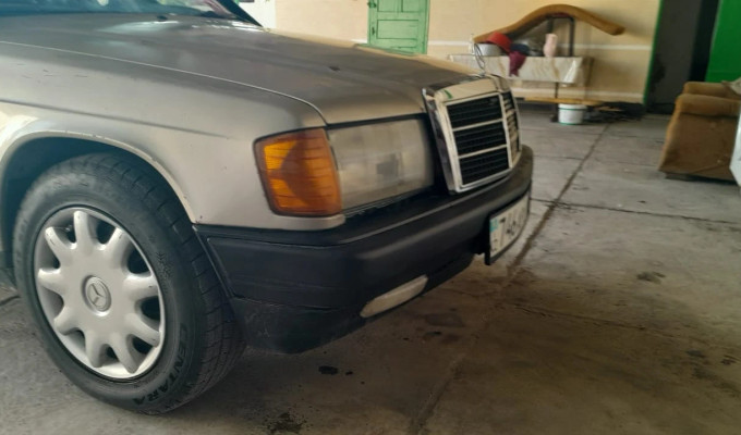 Mercedes-Benz 190 1987 года