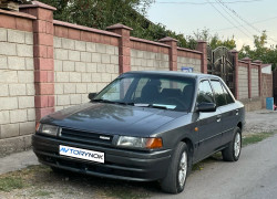 Mazda 323 1990 года