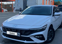Hyundai Elantra 2023 года