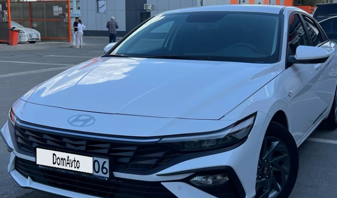 Hyundai Elantra 2023 года