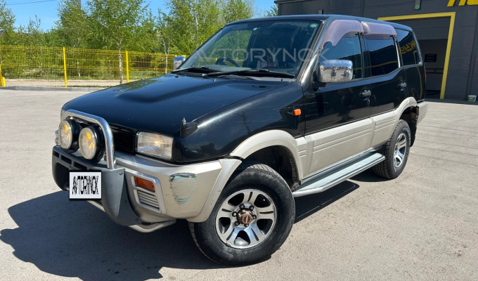 Nissan Mistral 1995 года
