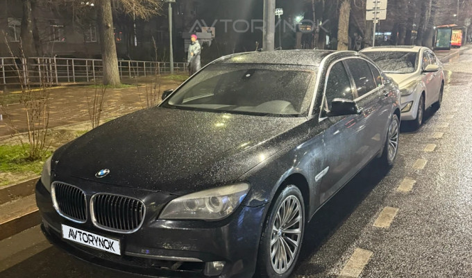 BMW 7 серия 2010 года