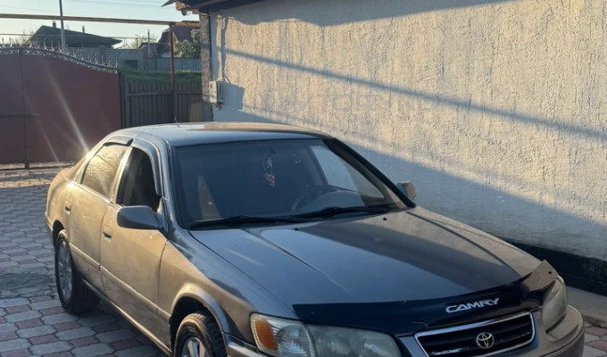 Toyota Camry 2001 года