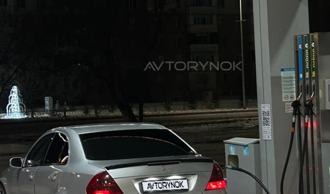 Mercedes-Benz E-Класс 2003 года