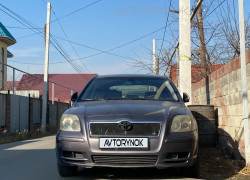 Toyota Avensis 2004 года