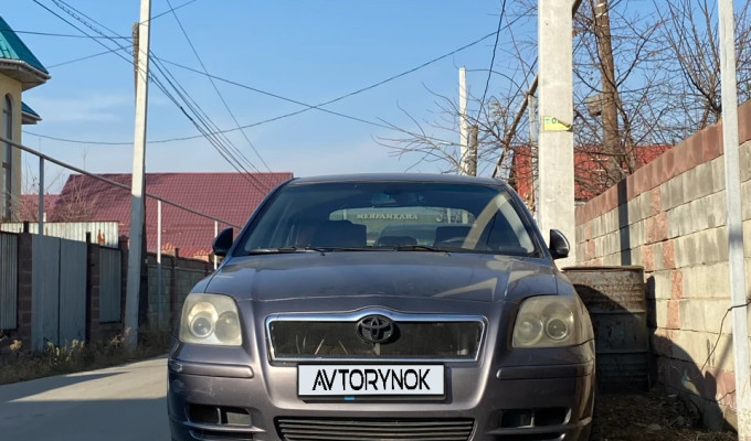Toyota Avensis 2004 года