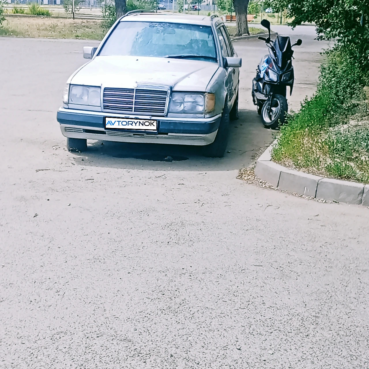 Mercedes-Benz E-Class, 1987