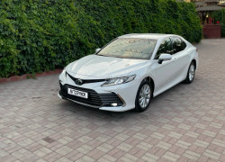 Toyota Camry 2023 года