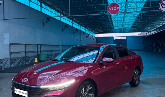 Hyundai Elantra 2025 года