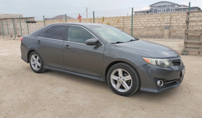 Toyota Camry 2012 года