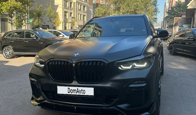 BMW X5 2021 года