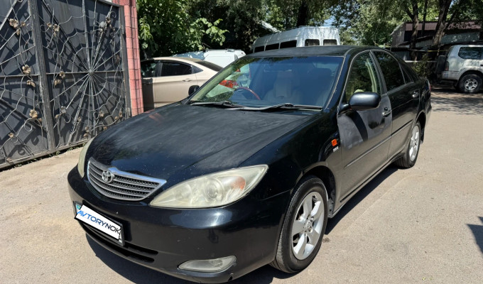 Toyota Camry 2003 года