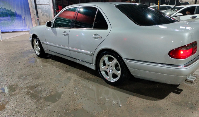 Mercedes-Benz E-Класс 1998 года