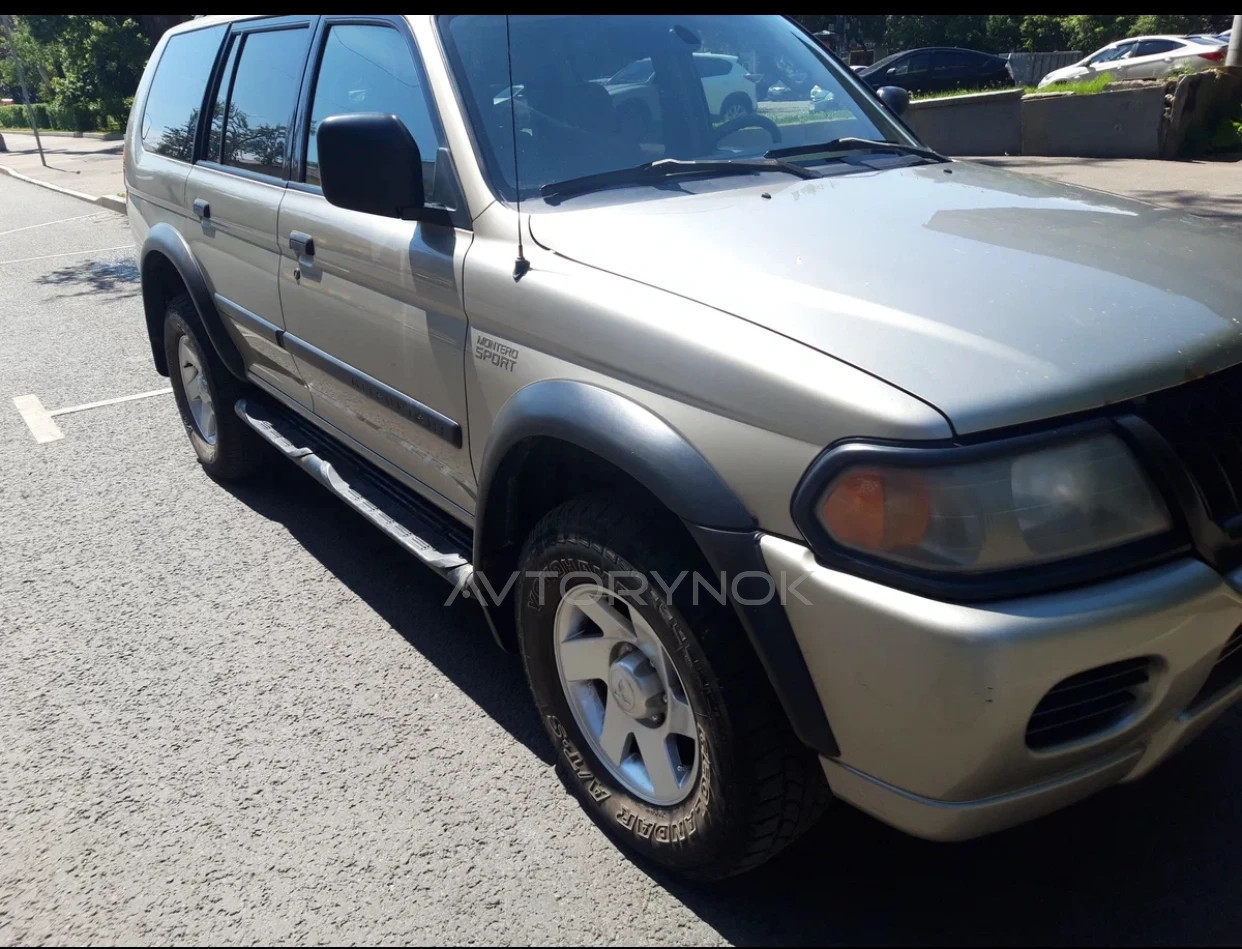 Mitsubishi Montero Sport, 2000