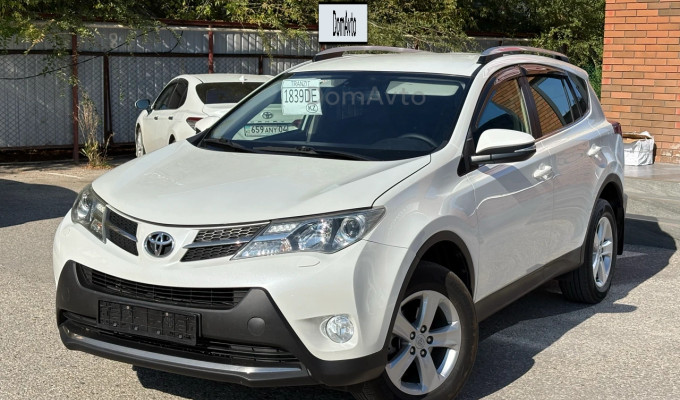Toyota RAV4 2014 года