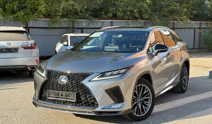 Lexus RX 2020 года