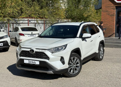 Toyota RAV4 2021 года