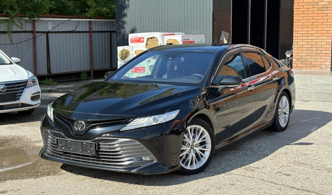 Toyota Camry 2019 года
