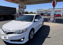 Toyota Camry 2013 года
