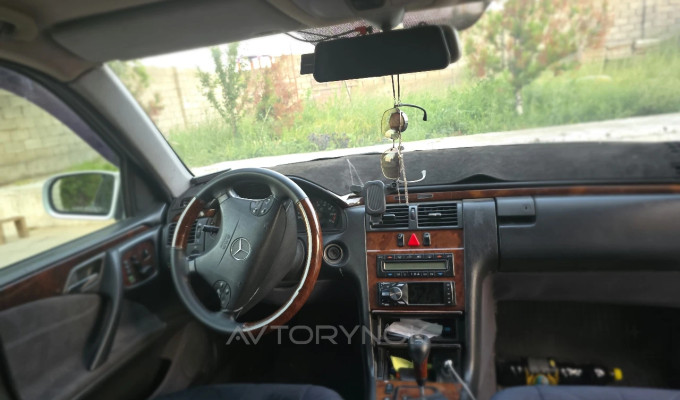 Mercedes-Benz E-Класс 1999 года