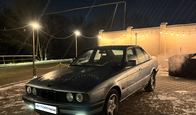 BMW 5 серия 1992 года