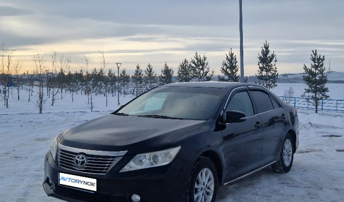 Toyota Camry 2013 года