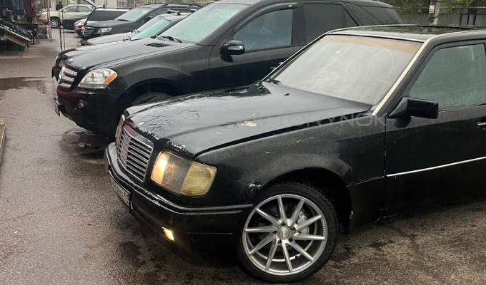 Mercedes-Benz E-Класс 1995 года