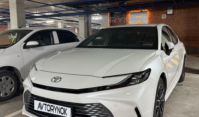 Toyota Camry 2025 года