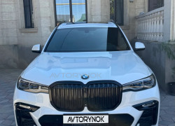 BMW X7 2021 года
