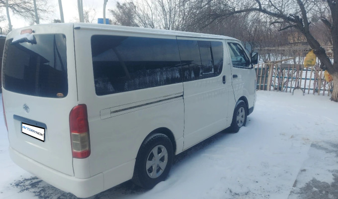 Toyota Hiace 2006 года