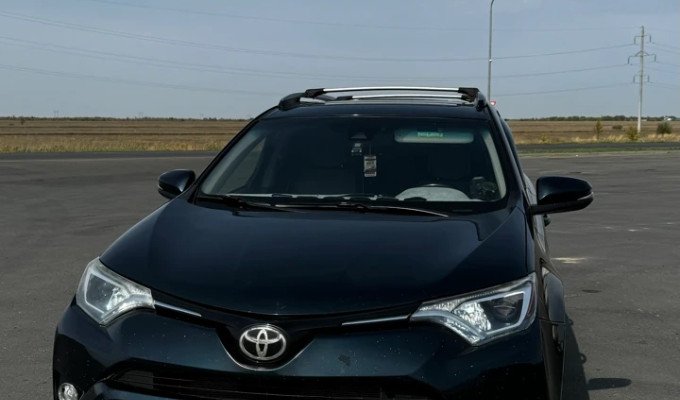 Toyota RAV4 2018 года