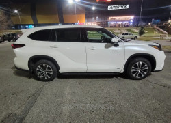 Toyota Highlander 2021 года