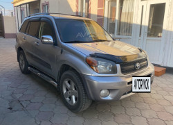 Toyota RAV4 2004 года