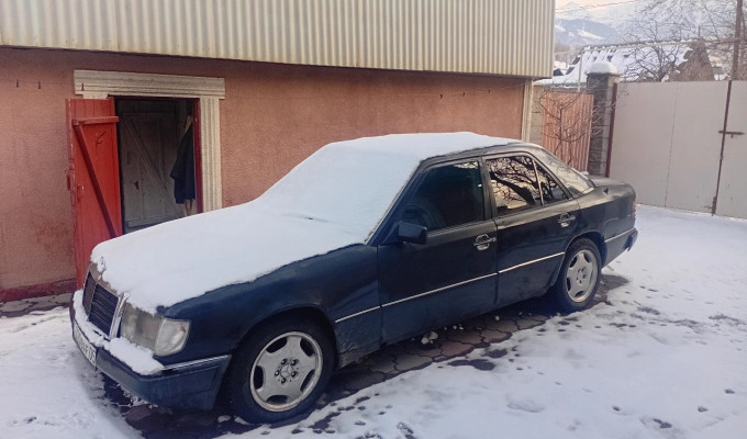 Mercedes-Benz E-Класс 1992 года