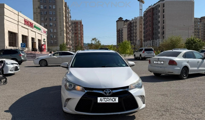 Toyota Camry 2015 года