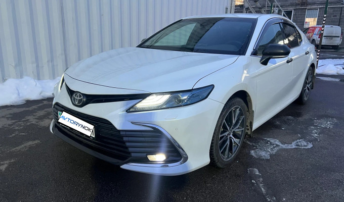 Toyota Camry 2021 года