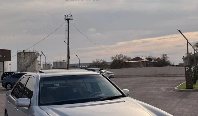 Mercedes-Benz E-Класс 2002 года