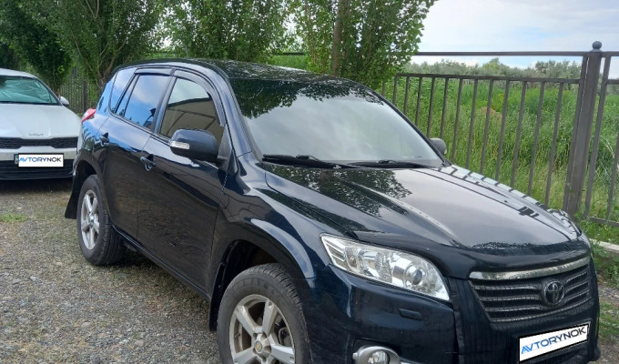 Toyota RAV4 2012 года