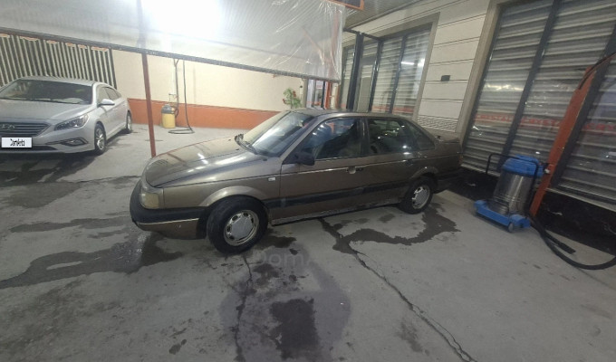 Volkswagen Passat 1990 года