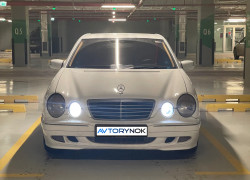 Mercedes-Benz E-Класс 2001 года