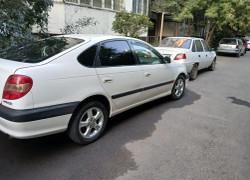 Toyota Avensis 2002 года