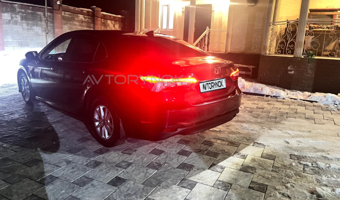 Toyota Camry 2021 года