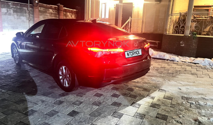 Toyota Camry 2021 года