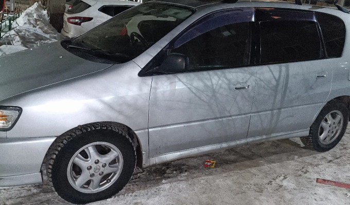 Toyota Ipsum 1998 года
